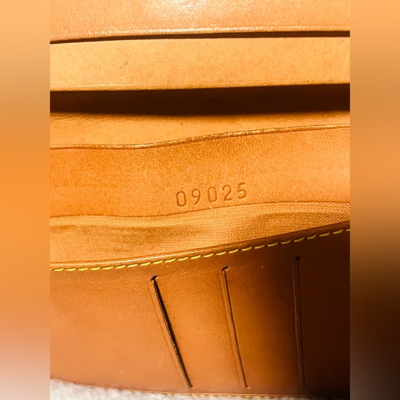 Alviero Martini World Map Long wallet - Picture 8 of 14